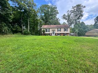 1320 Alamae Lakes Rd, Washington, PA 15301