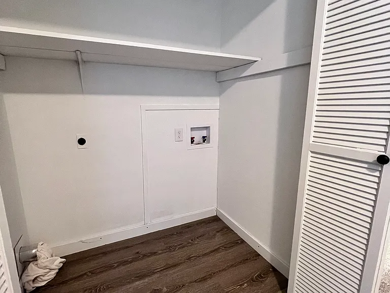 401 Century Ct — Photo 15