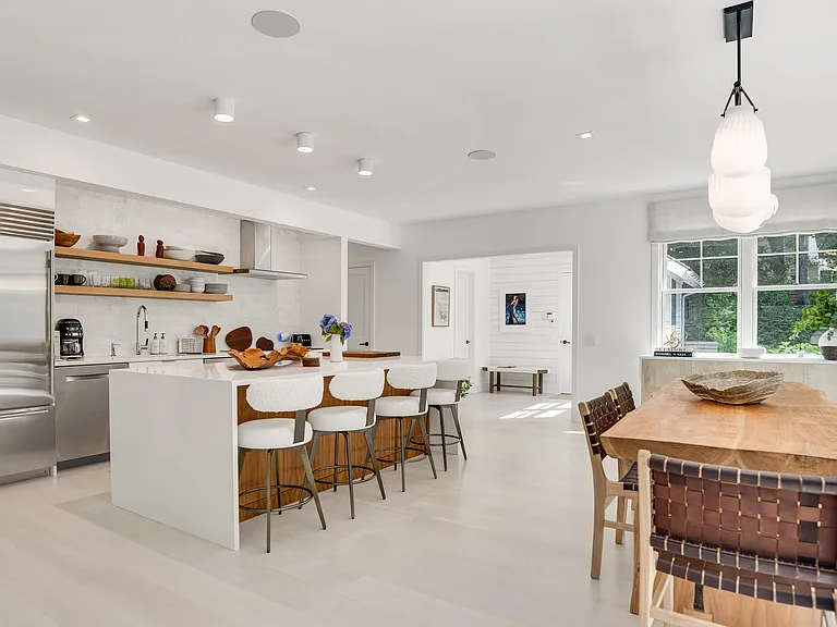 41 Montauk Ave — Photo 16