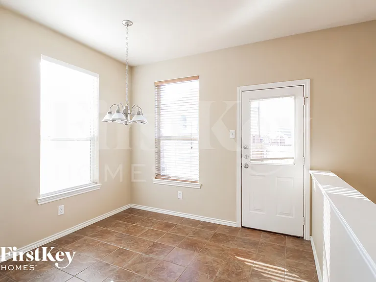 4532 Fir Dr — Photo 7