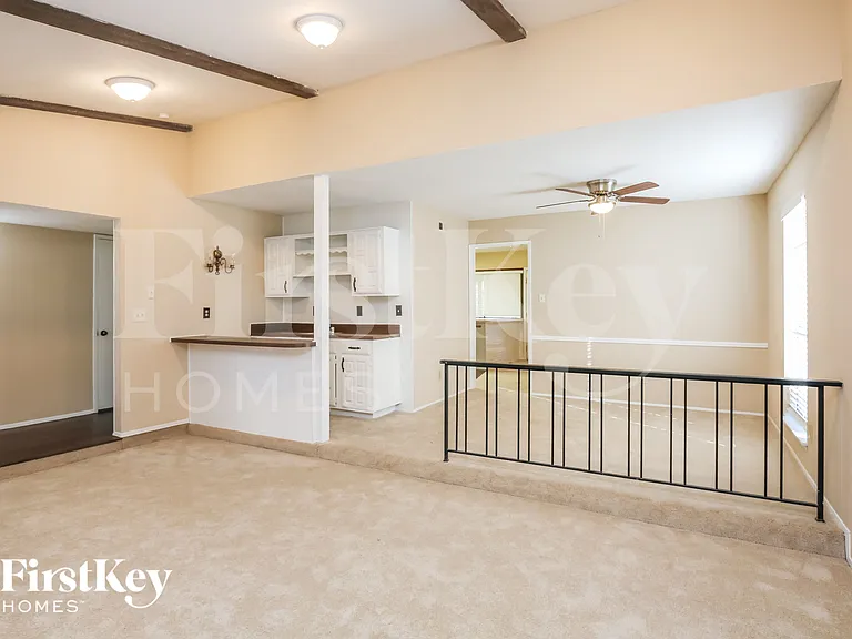 3409 Ardis Dr — Photo 2