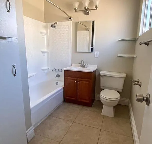 142 S Princeton Ave — Photo 9