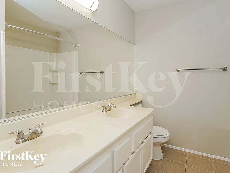 1727 Duarte Dr — Photo 10