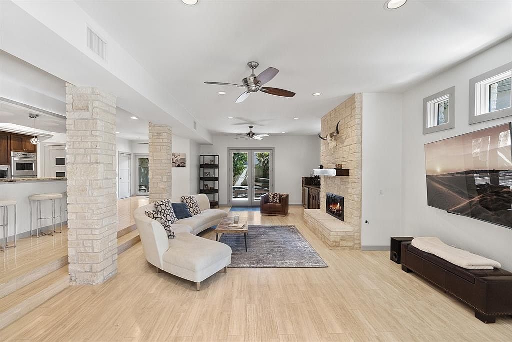 9 Swiftwater Trl, The Hills, TX 78738 MLS 2809416 Zillow