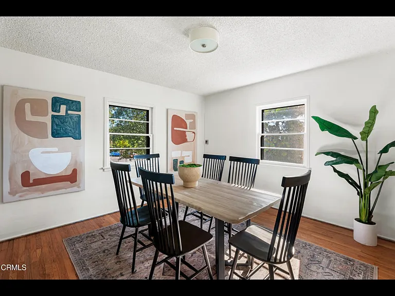 1563 Valencia Ave — Photo 15