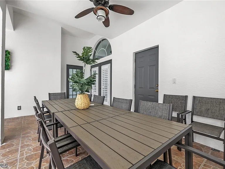 2250 SW 20th Ave — Photo 5