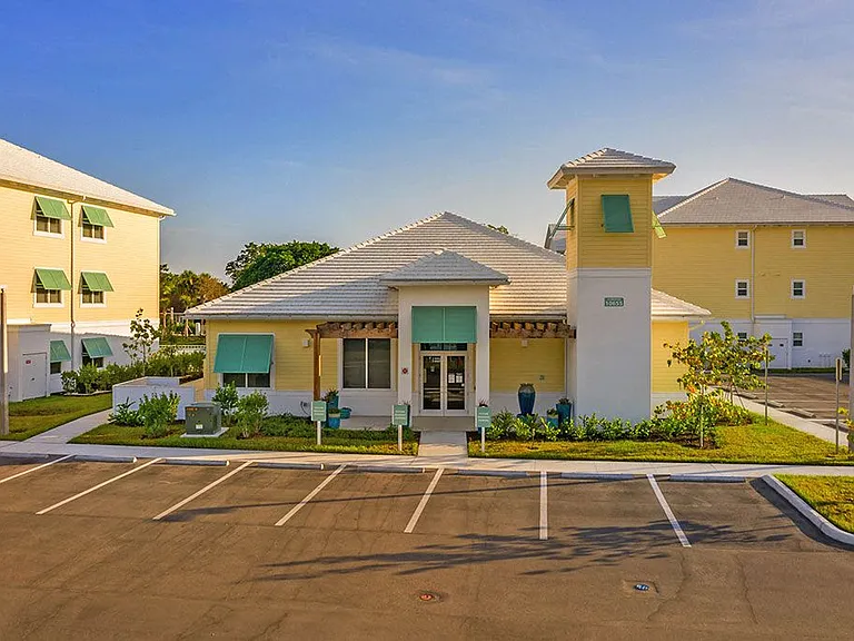 Waterline Bonita Springs — Photo 48