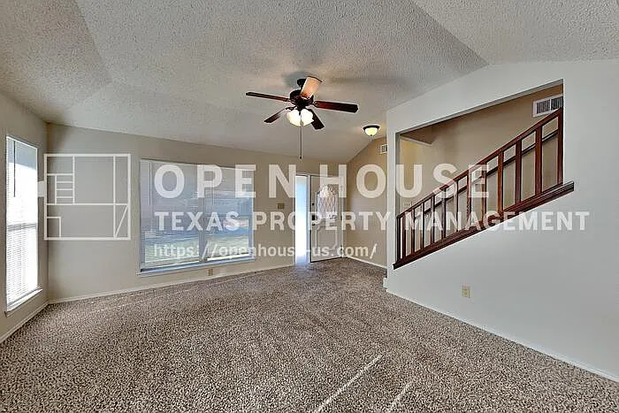 3 bed, 2.5 bath, 1802 sqft, $2,290 — Photo 4