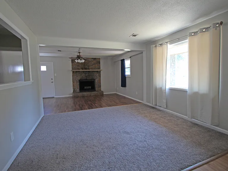 350 Westmont Dr — Photo 7