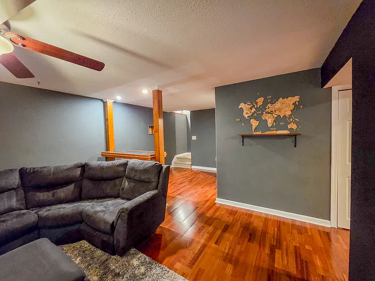 8401 Kennedy Dr — Photo 24