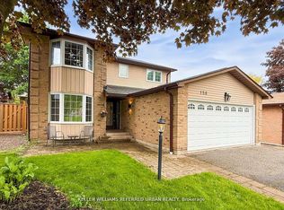 158 Walton Dr, Aurora, ON L4G 3R8