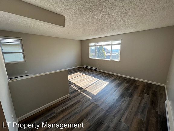 3rd image of 26 W Gray Ct Unit D