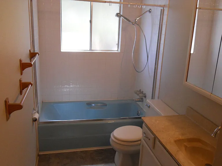 3808 Elmwood Cir — Photo 11