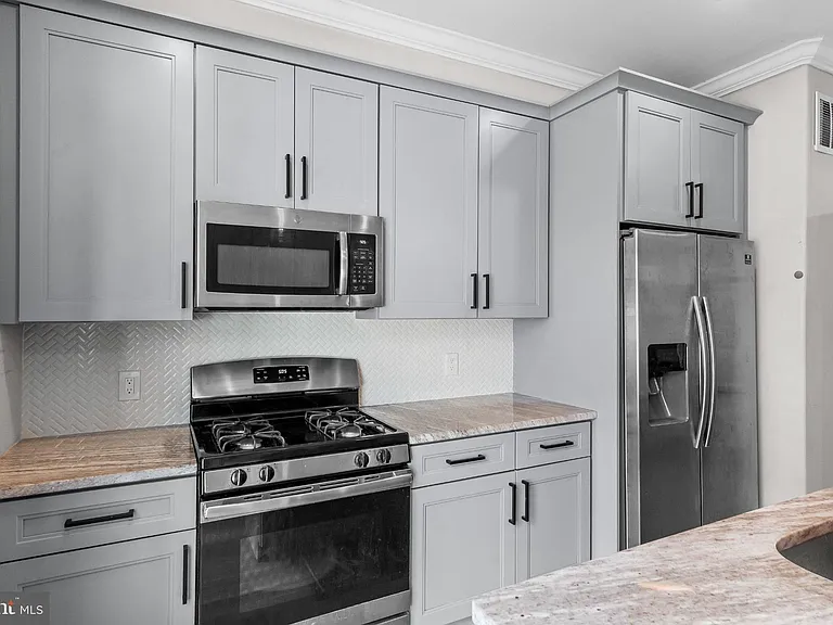 1528 W Seybert St — Photo 11