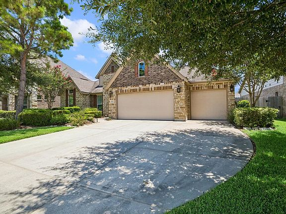 3rd image of 15803 Graham Spring Ln