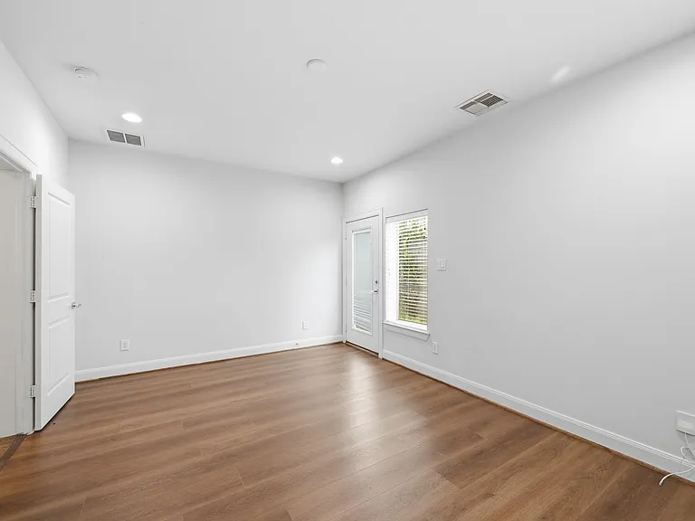 1225 Bonner St — Photo 4