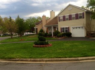 6065 Ponhill Dr, Woodbridge, VA 22193