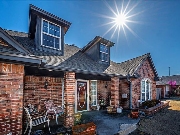 3rd image of 124 Highland Dr