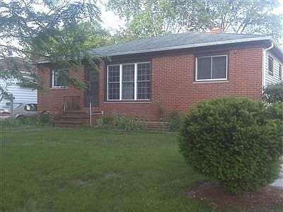 2nd image of 5907 Pearl Rd