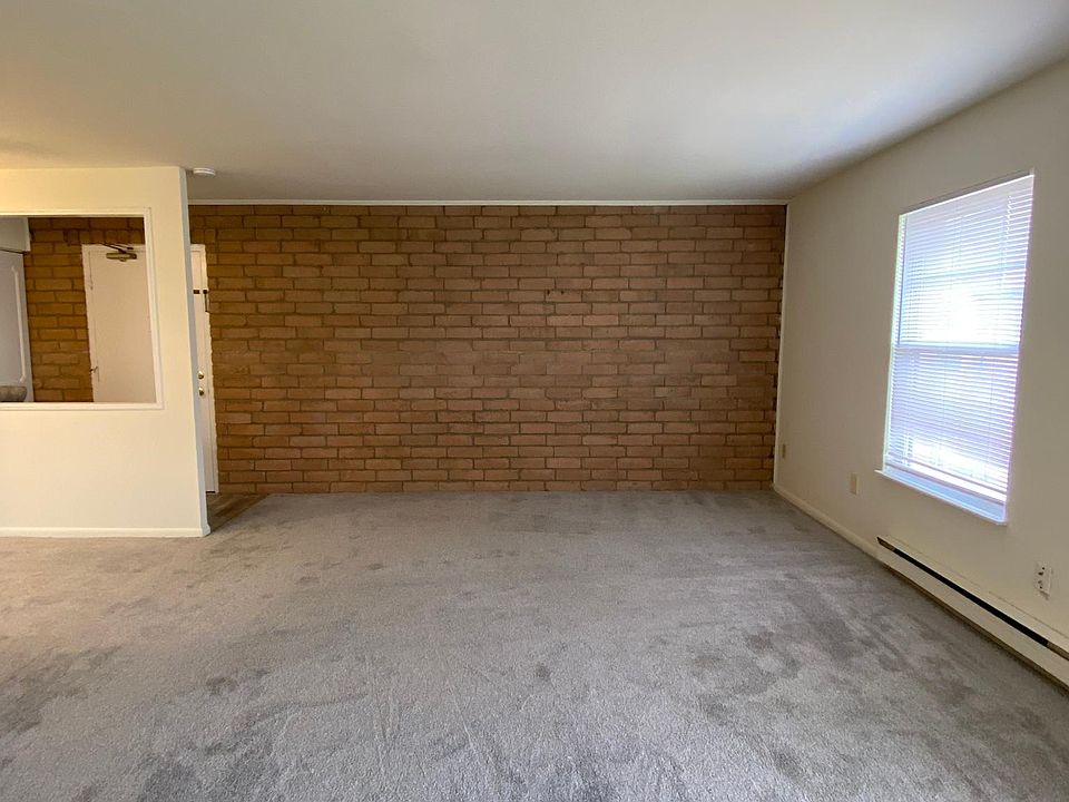 1st image of 8 W Northwood Dr APT 13