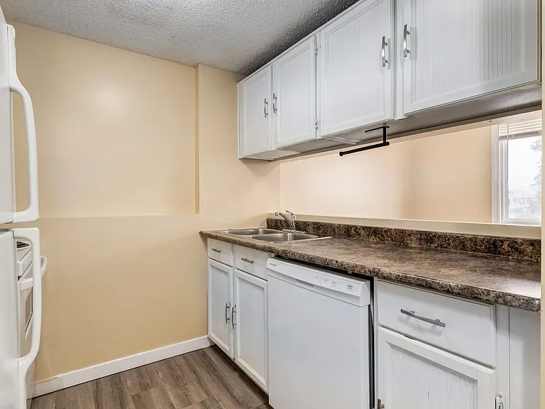 550 Rundlehorn Cir NE — Photo 30