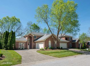 10418 Forest Garden Ln, Louisville, KY 40223