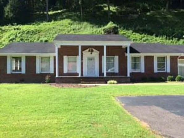 50 Huffman St, Elkhorn City, KY 41522