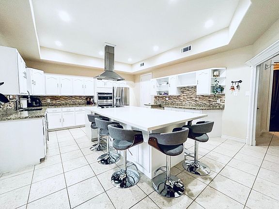 5th image of 133 Lake Chapala Dr