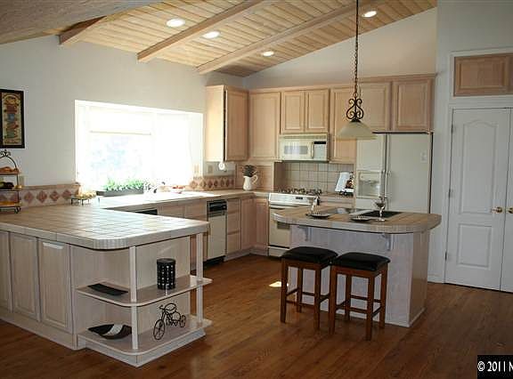 4th image of 1915 Wild Onion Ct