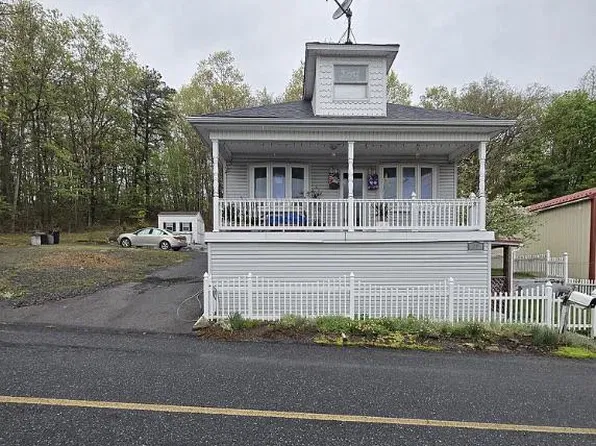 39 Roosevelt Dr, Mahanoy City, PA 17948