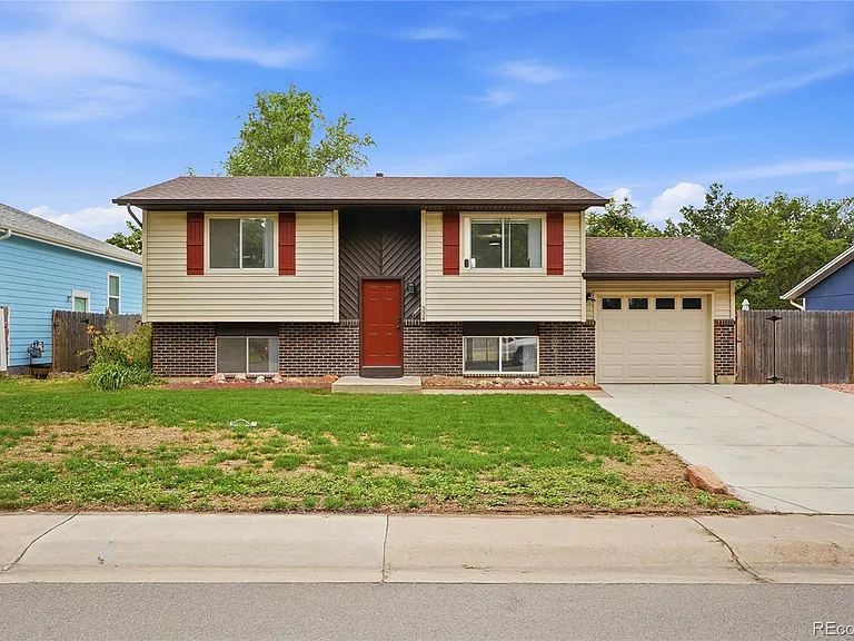 334 Wooster Ave — Photo 1