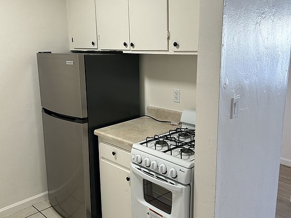 4th image of 4330 52nd St #8