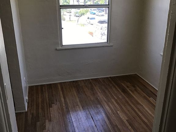 3rd image of 414 Palm Dr #A