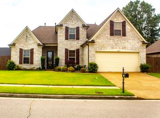 7665 Shadowcrest Rd, Memphis, TN 38125
