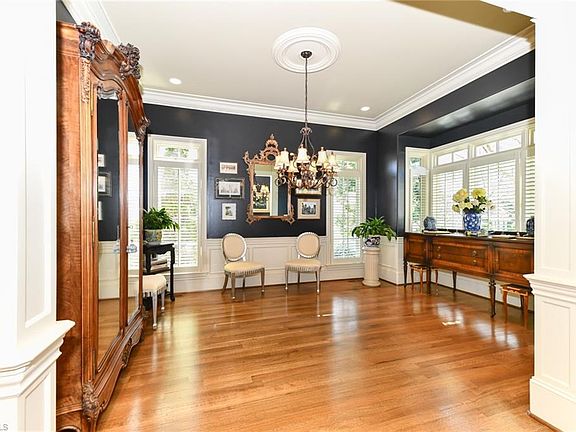 5th image of 17 Granville Oaks Ct