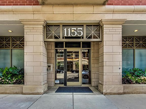 3rd image of 1155 W Armitage Ave APT 407