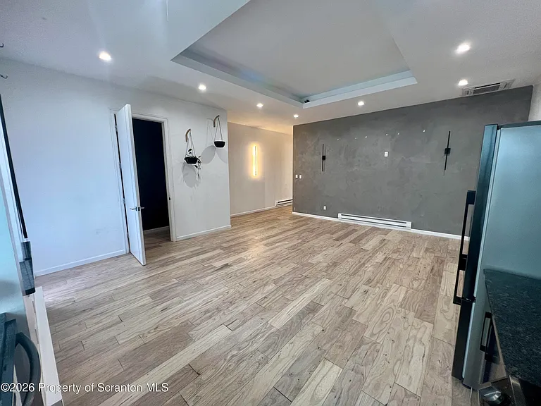 383 E Saylor Ave — Photo 11