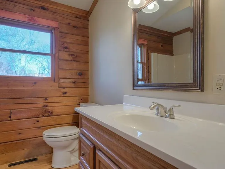 550 Colhoun St NE — Photo 10