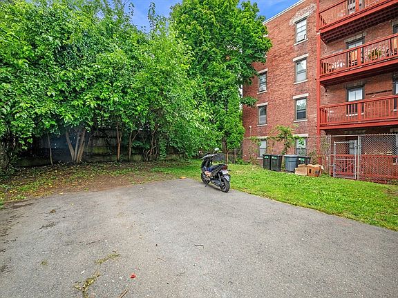 4th image of 15 1/2 Palmer St