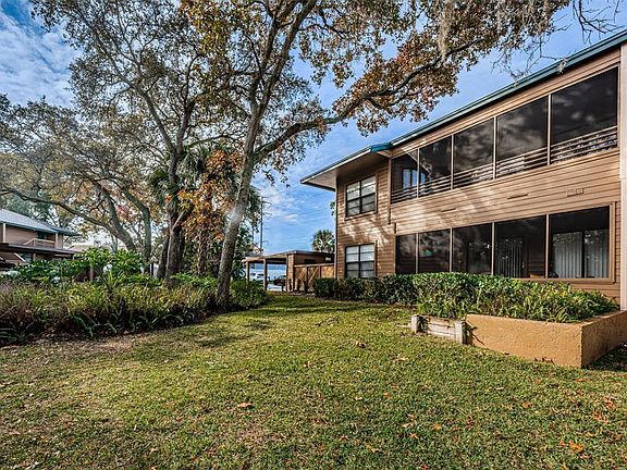 2nd image of 802 Lennox Rd W #802