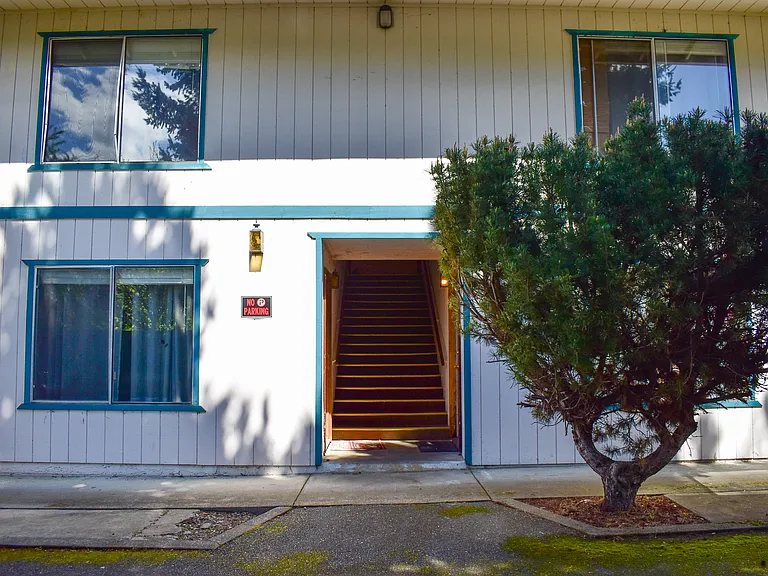 223 Cedar St #C — Photo 7