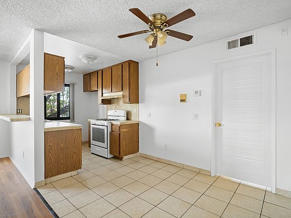 5th image of 16226 Vanowen St APT 201