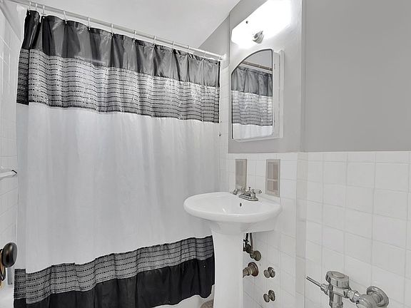 5th image of 330 E 80th St APT 2J