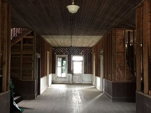 4th image of 900 Grandview Ave