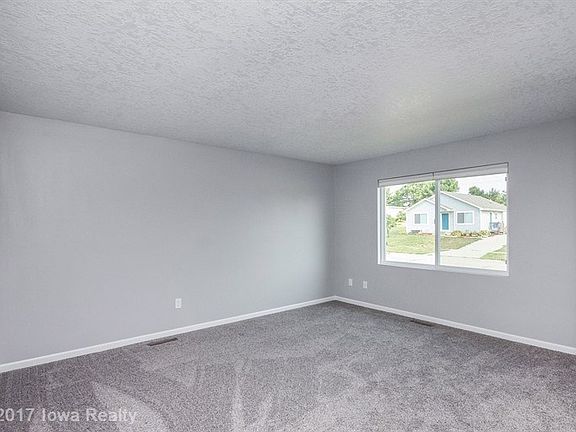 4th image of 307 W 18th Pl