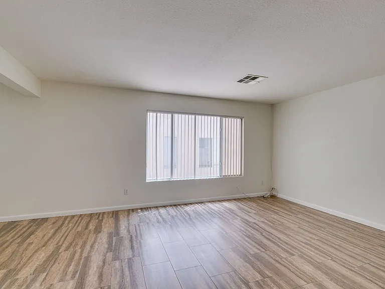 5025 Glittering Star Ct N — Photo 12