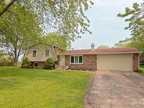 3rd image of 3320 Elaine Dr