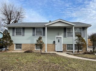 937 N Wood Ave, Griffith, IN 46319