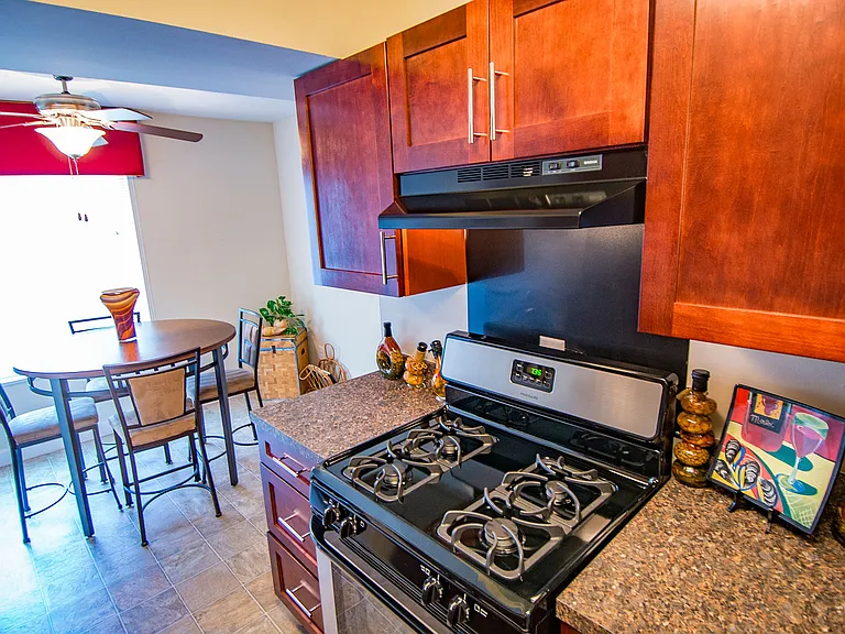 Oakton Park Apartments — Photo 43