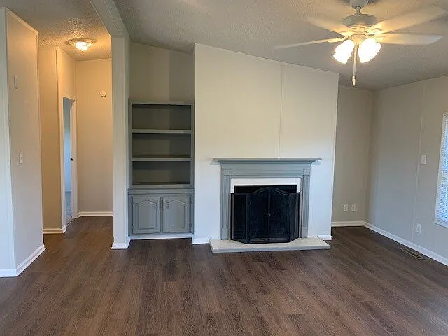 4127 S Post Rd — Photo 3